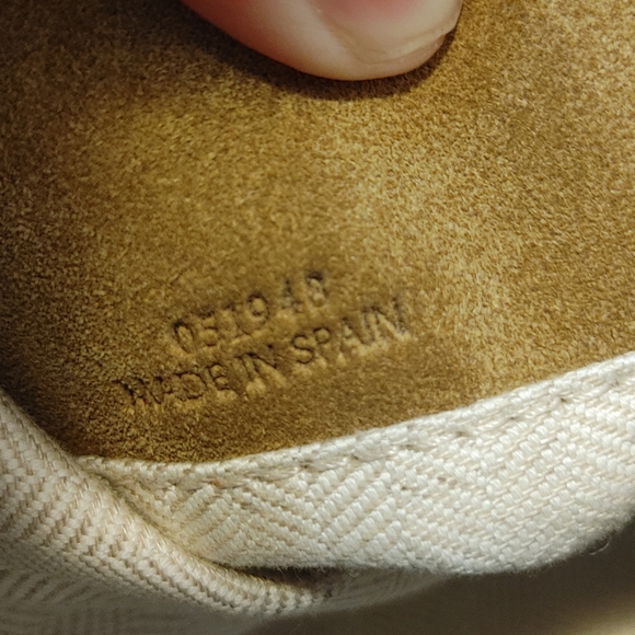 Loewe Large Puzzle Edge In Tan - Picture 10 of 15